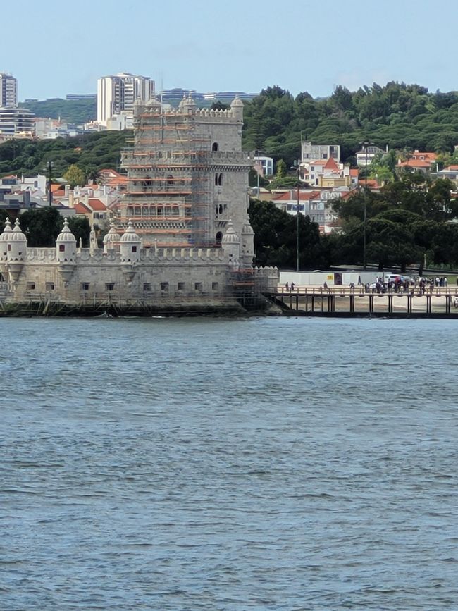 Día 167 (Parte 4) y 168 (Parte 1) de los 175 días planeados: Crucero alrededor del mundo - Día en el mar y Lisboa