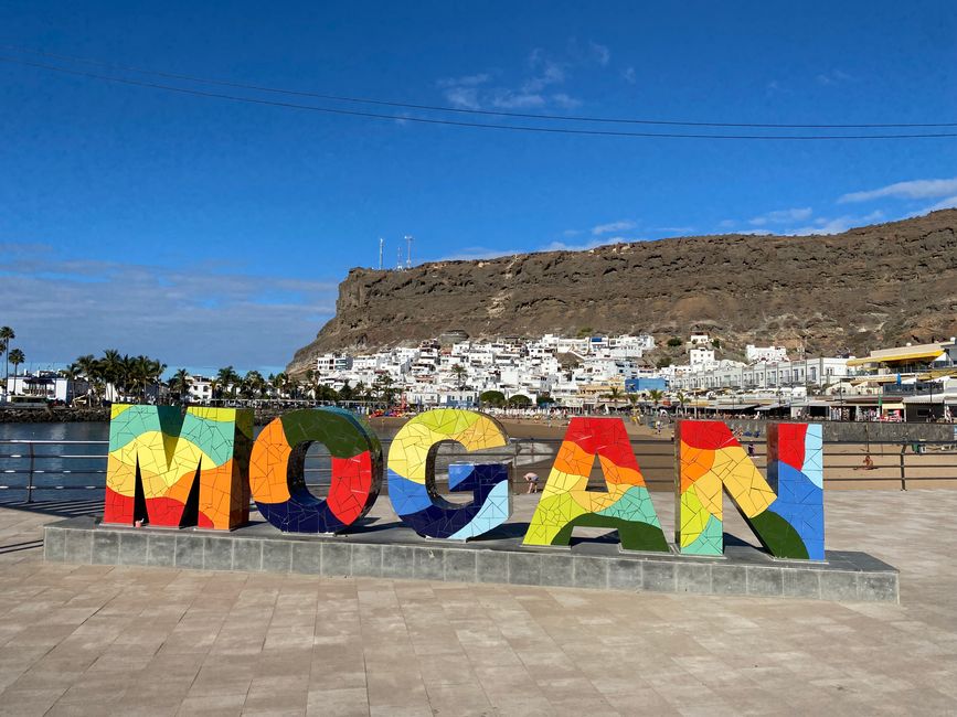 Puerto de Mogan - die Idee mit den fotogenen Stadtnamen finden wir ganz toll