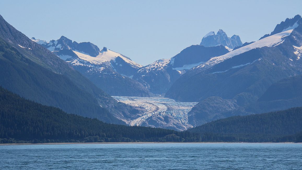 Day 24: Trip to Juneau: Glacier Outburst & 20,000 Tourists