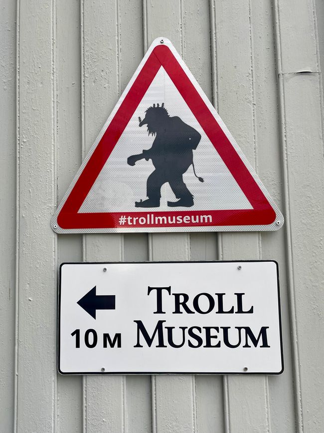 Aus ins Trollmuseum…