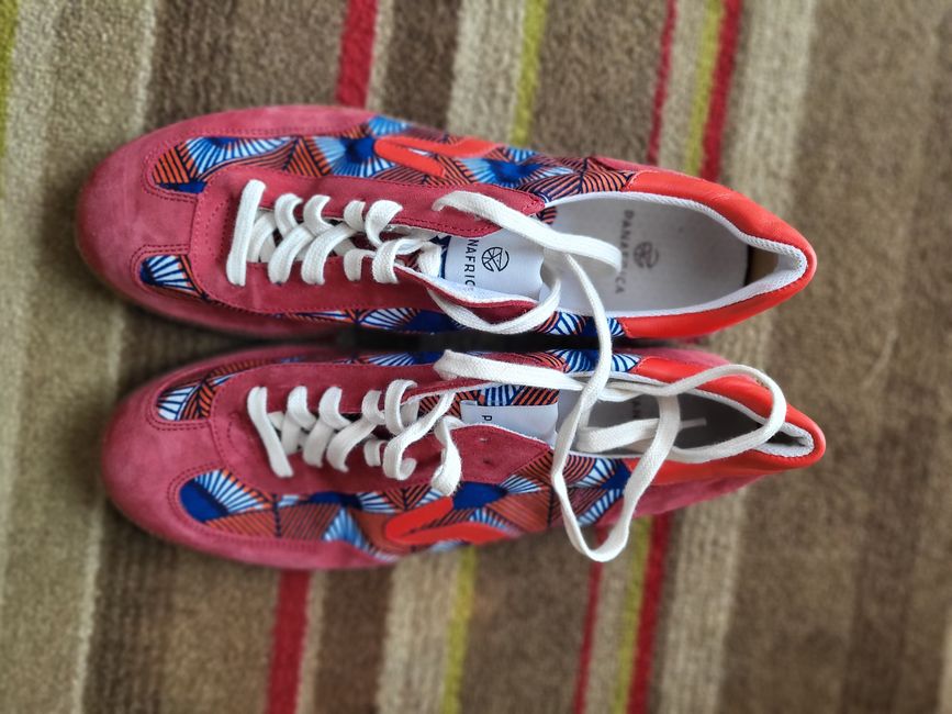Nouvelles chaussures de Maria
