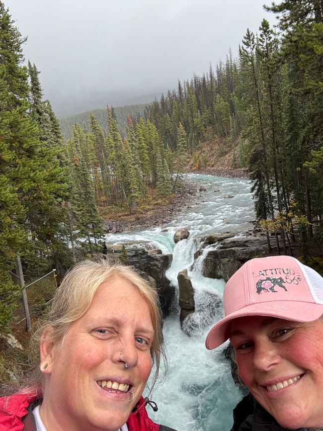 Tag 12 - 🏔️ Wasserfälle, Wetterkapriolen & Wellness – ein (fast) perfekter Tag in Jasper