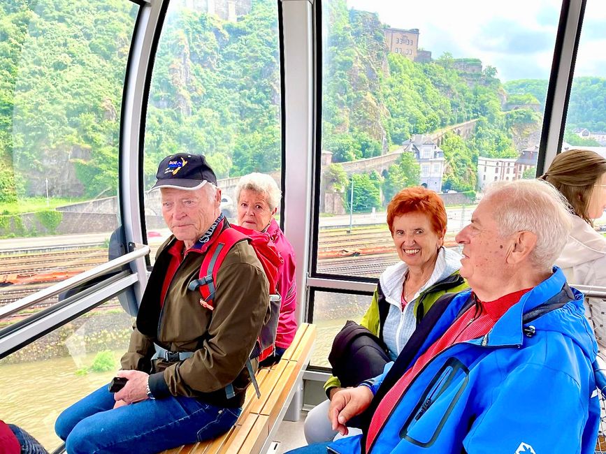 Peter, Gudrun, Ute and Gerd also enjoy the gondola ride.