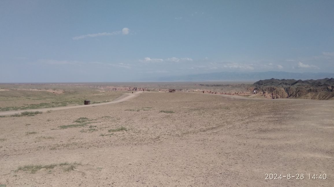 Charyn Canyon, Access