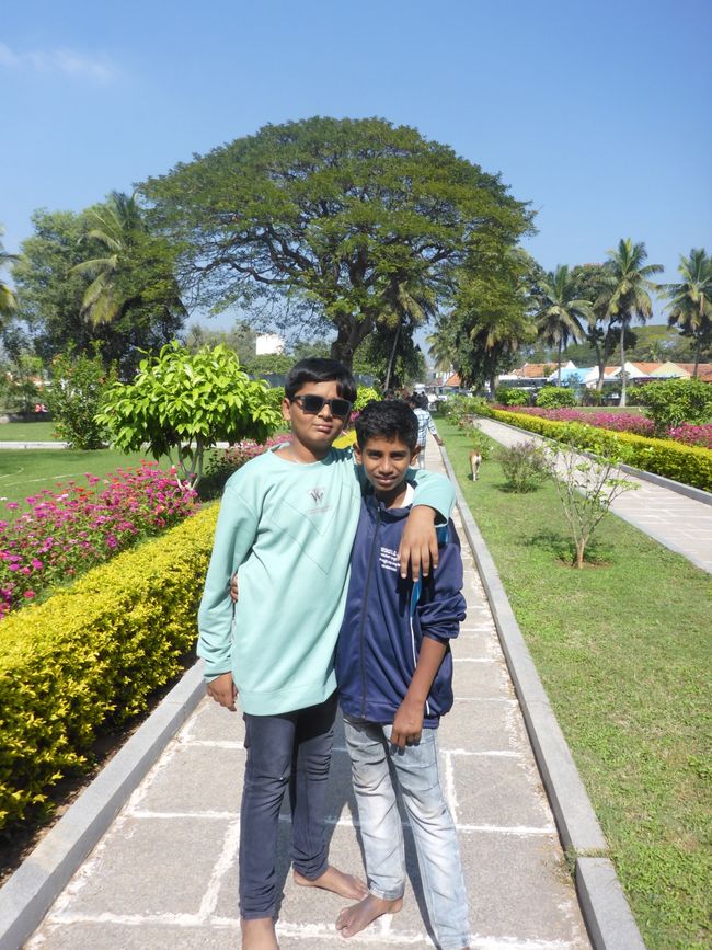 Im Park von dem Tempel