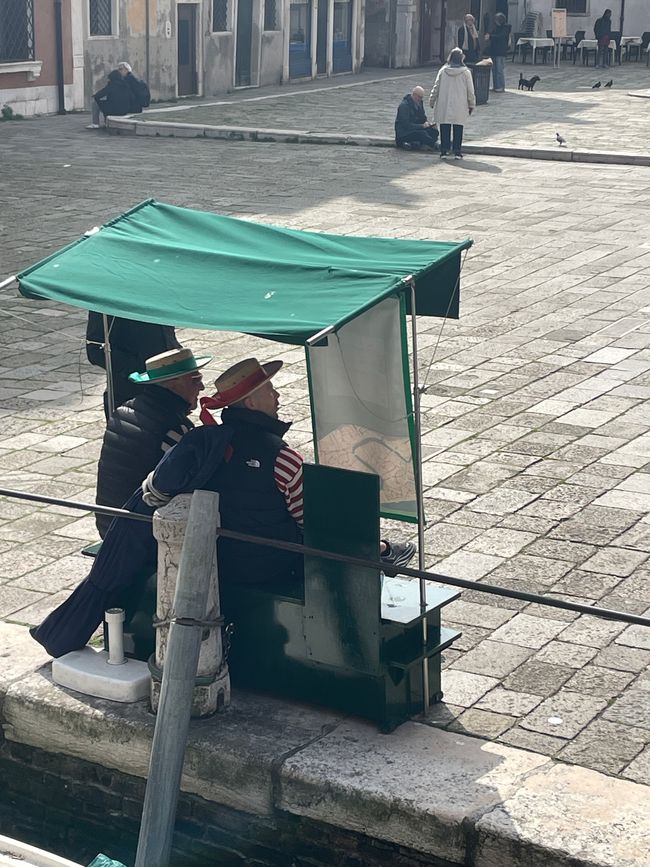 Gondolieri warten auf Kundschaft