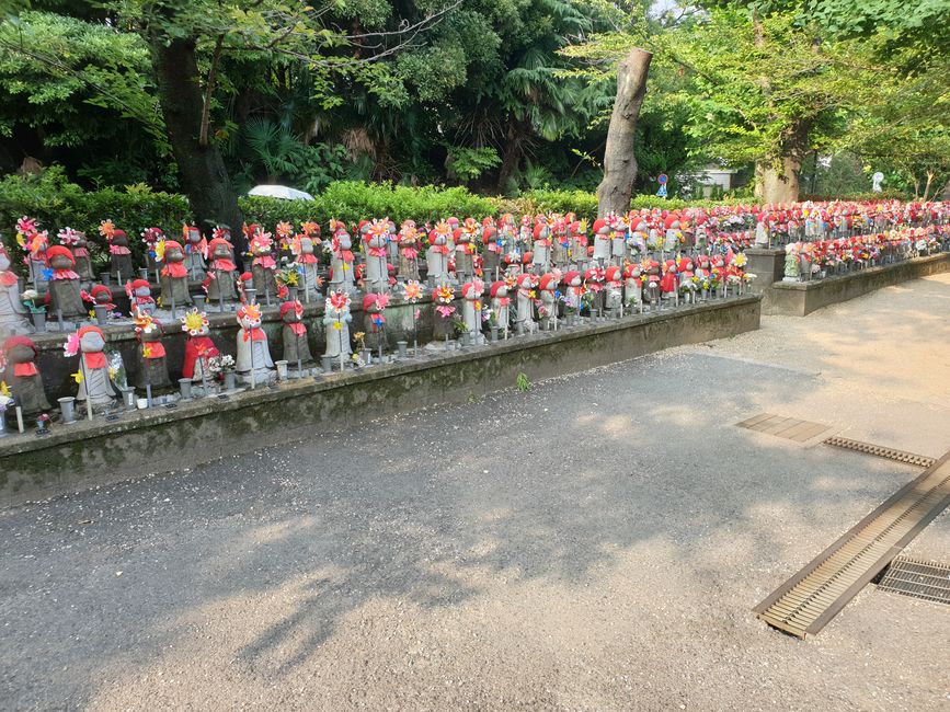 Statue che dovrebbero servire al benessere dei bambini