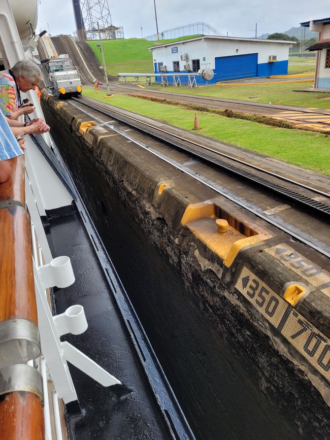 Day 41 of 175: Around the world cruise - Day passage through the Panama Canal