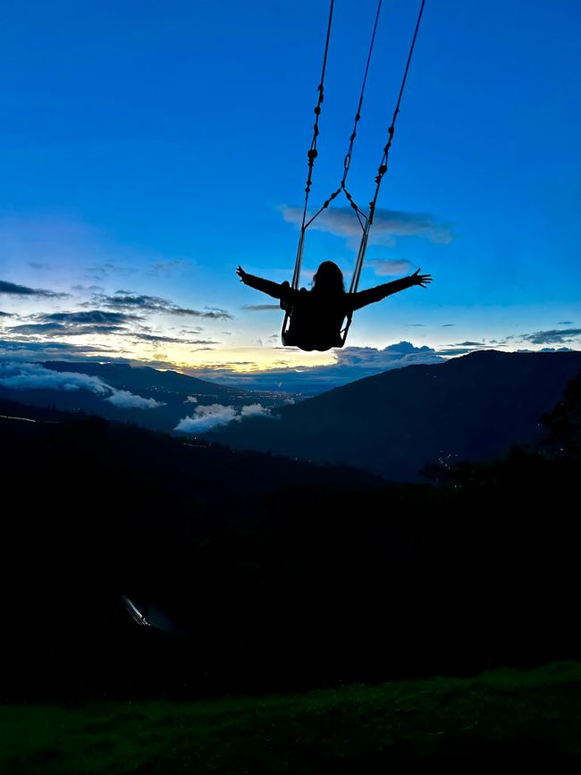Swing over Baños