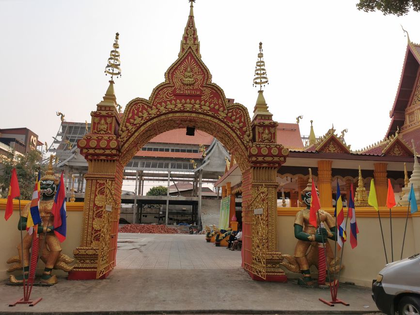 Vientiane - 1.5 days on a temple and museum tour