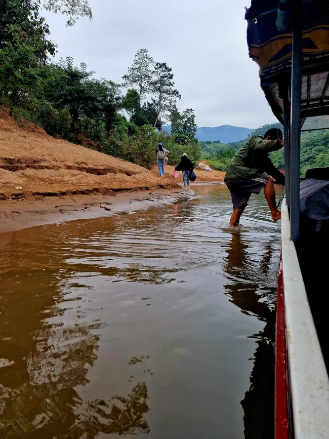 Entlang dem Fluß Nam Ou - nach Muang Ngoi und zurück