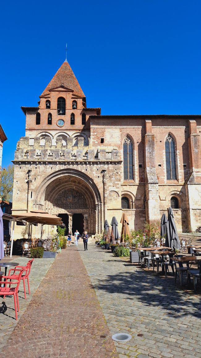 Lunch break in Moissac