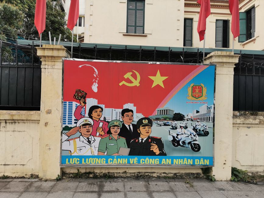 Die Plakate der Genossen prägen doch häufig mal das Stadtbild in Hanoi