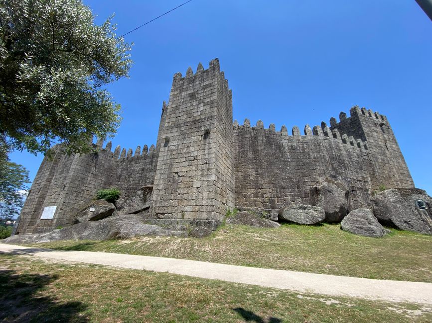 La fortaleza de Guimaraes, aquí nació el primer rey portugués