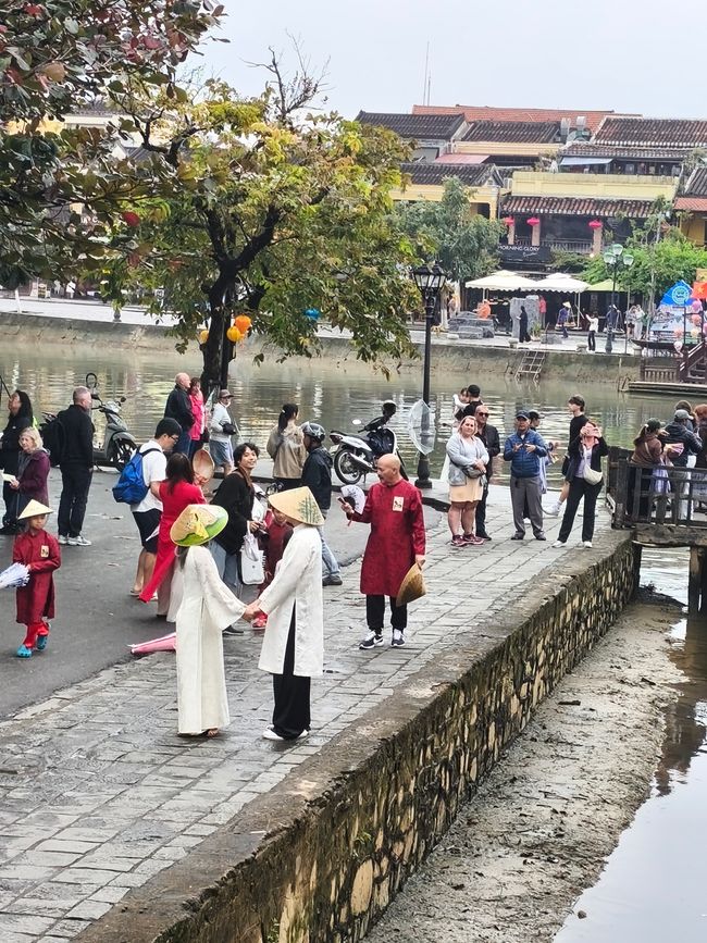 对立的 ....