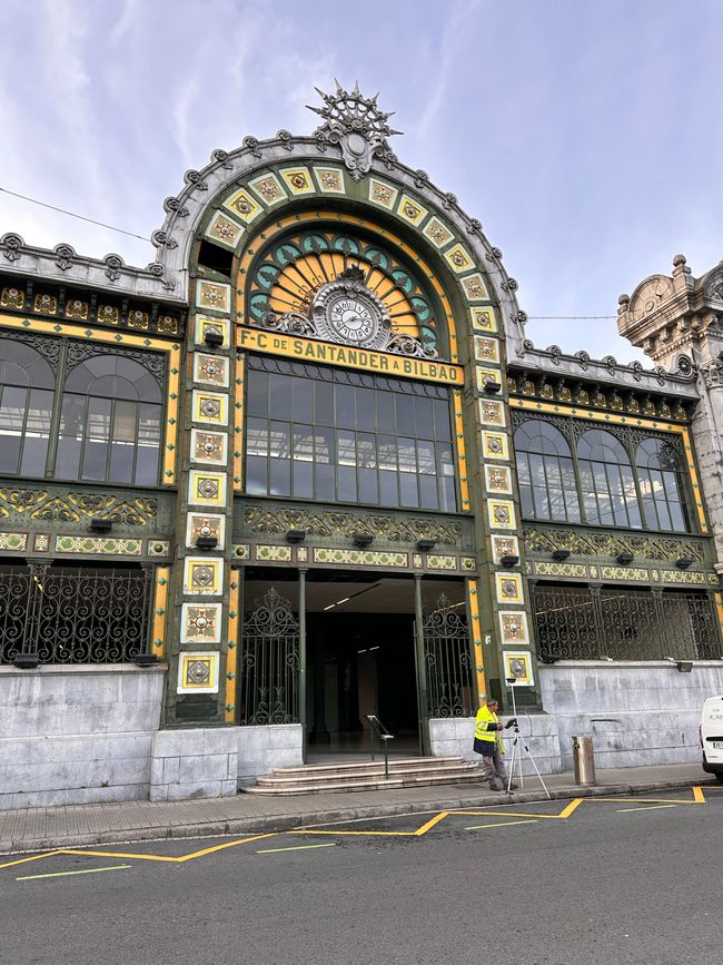 Bilbao, Giorno 2: Arte Moderna, Architettura e Strade Vivaci