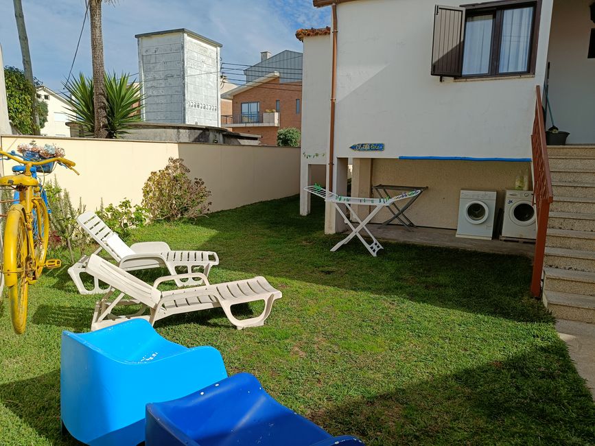 Garden with washing machine 