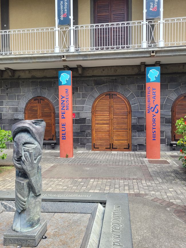 Día 132 de 175: Crucero alrededor del mundo - Puerto Luis/Mauricio - ruta modificada - gran desvío de las zonas de crisis