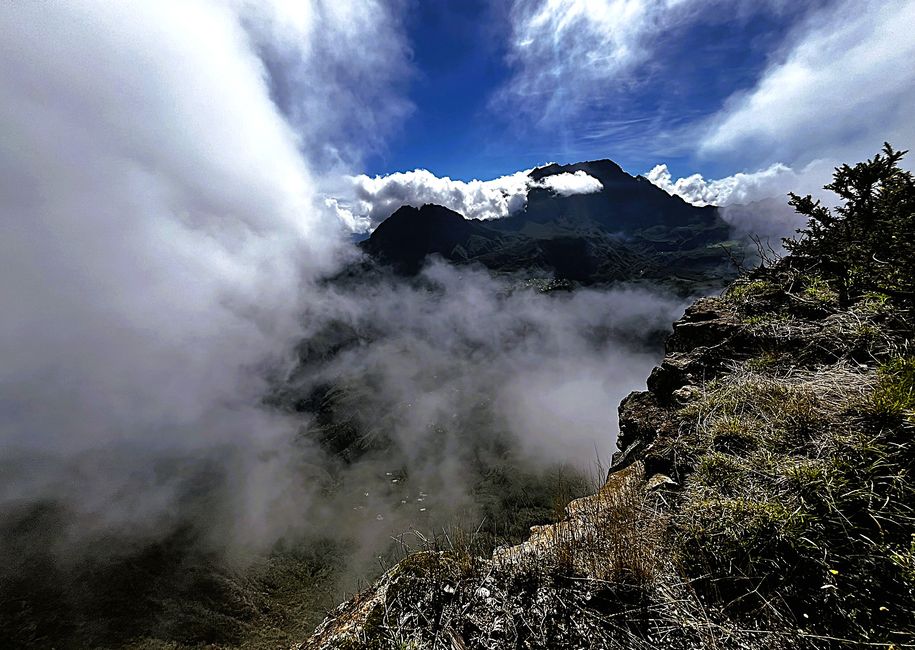 Piton des Neiges vom Piton de Maïdo aus