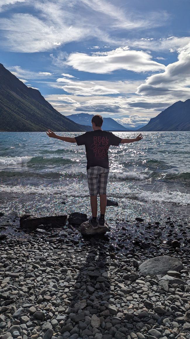 Tag 27: Bärenshow & fantastische Bergwelten - zurück nach Yukon/Kanada