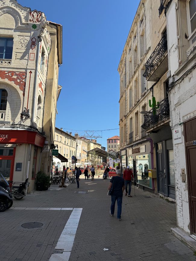 Grand Rue, à gauche Maison Mauresque