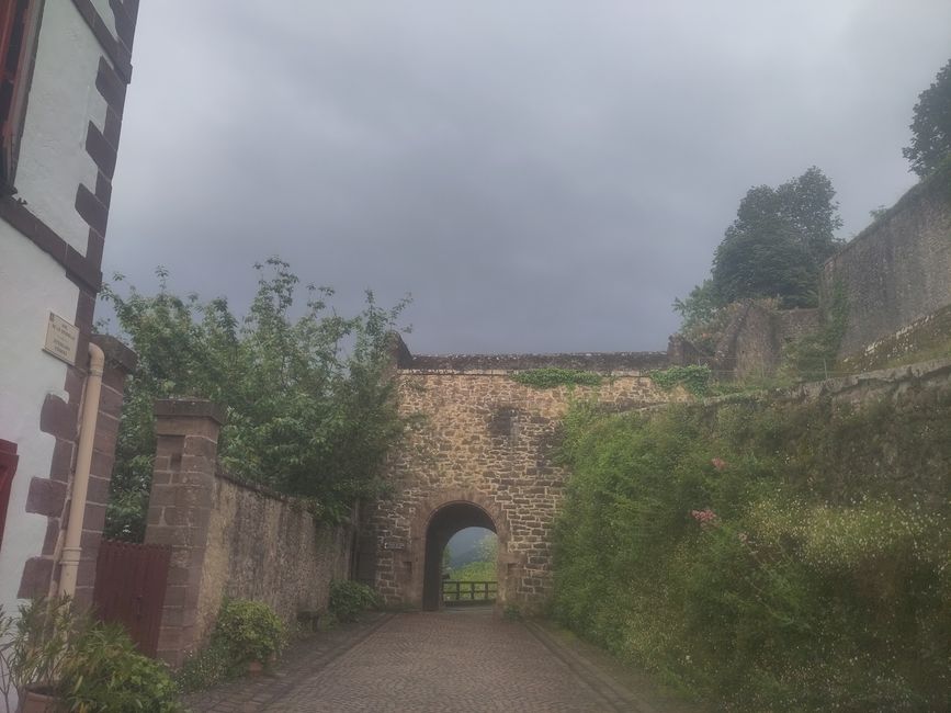 aus Saint-Jean-Pied-de-Port hinaus