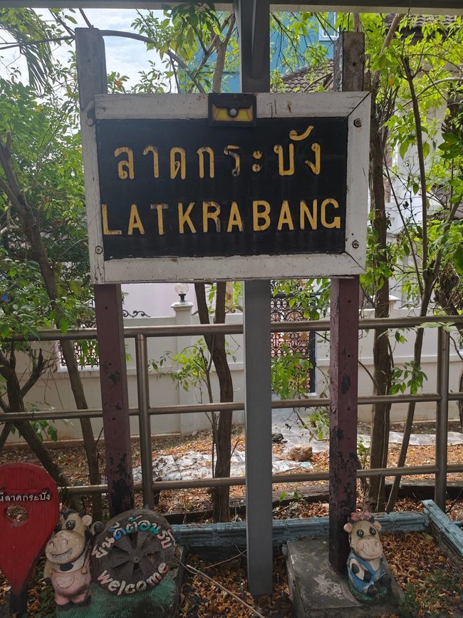Tailandia Etiqueta 2 y 3: BANGKOK, JETLAG Y VIAJES EN TREN