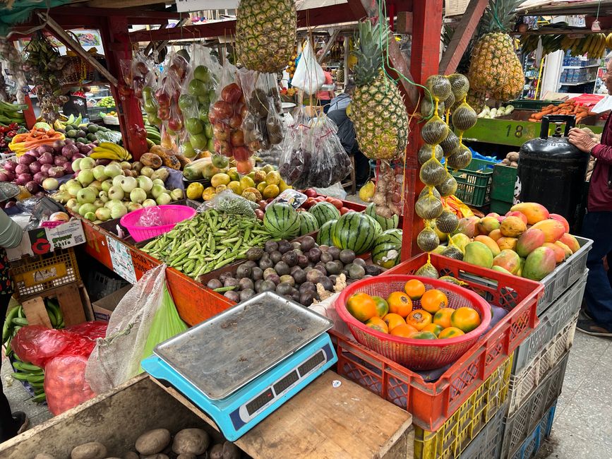 Les stands de fruits, …