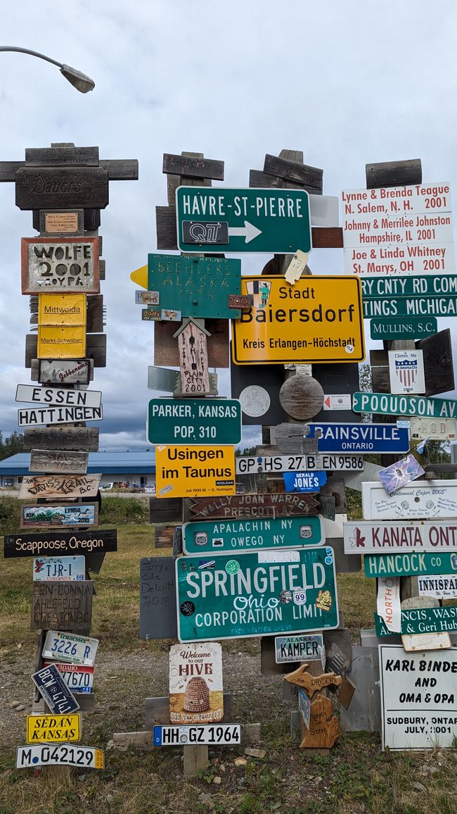 Sign Post Forest (Schilderwald) Watson Lake