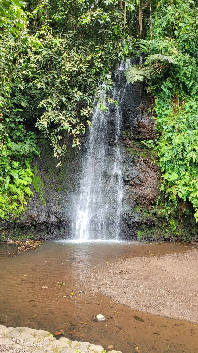 Tour around the edge of Tahiti-Nui