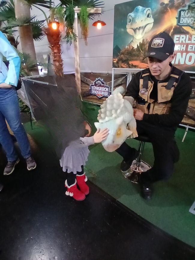 Dino Fever in Friedrichshafen: An Honest Look into the "Kingdom of Dinosaurs"
