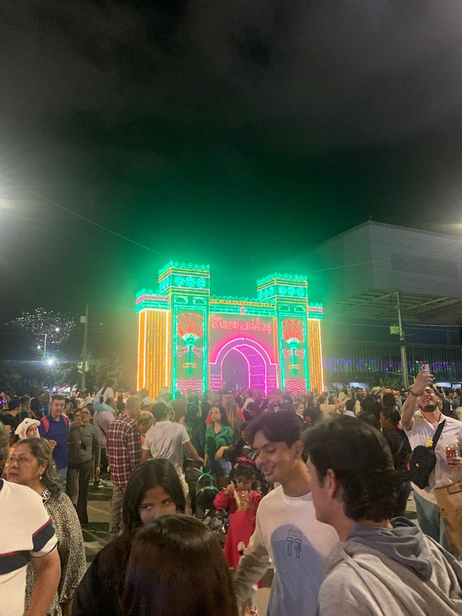 Etiqueta 8: Communa 13 🏚️, Luces de Navidad 🎄