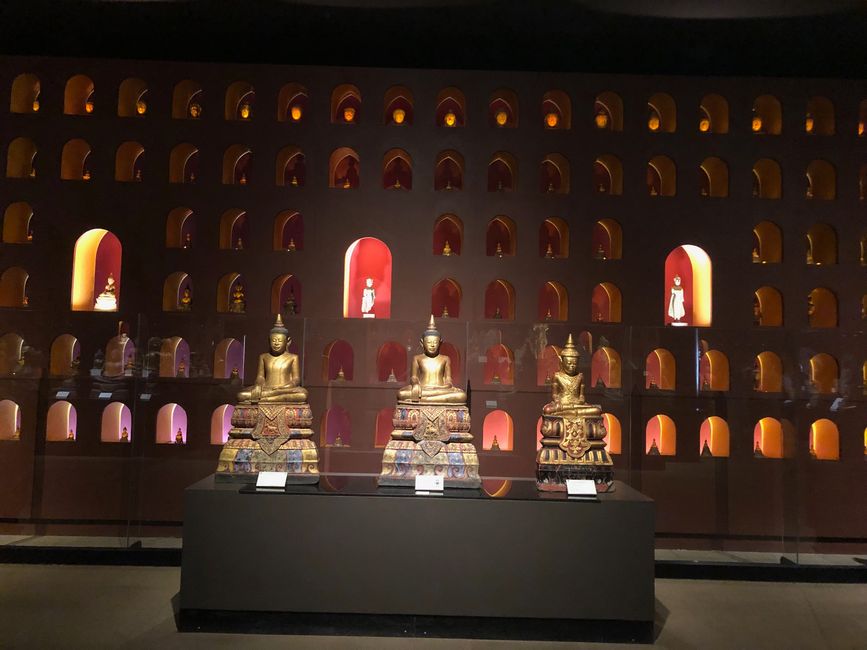 Angkor National Museum - die Galerie der tausend Buddha´s