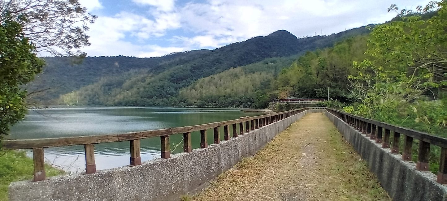 Liyu Lake