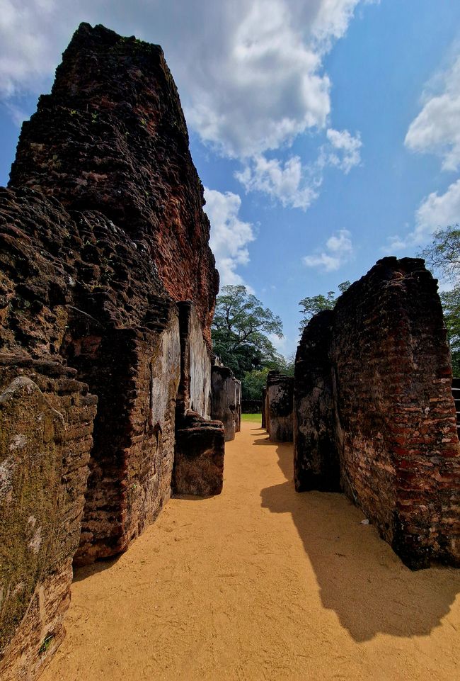 Polonnaruwa - 1000 años de historia y algo aprendido.