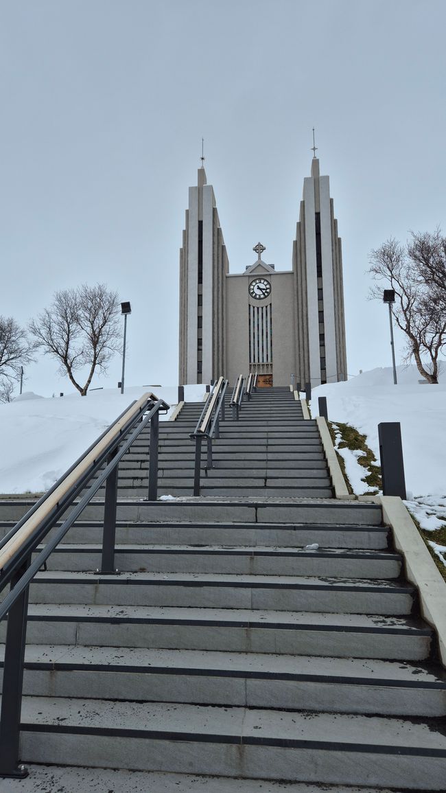 # Zwischen Schneesturm und Hot Tub – Ein wilder Roadtrip nach Akureyri ❄️
