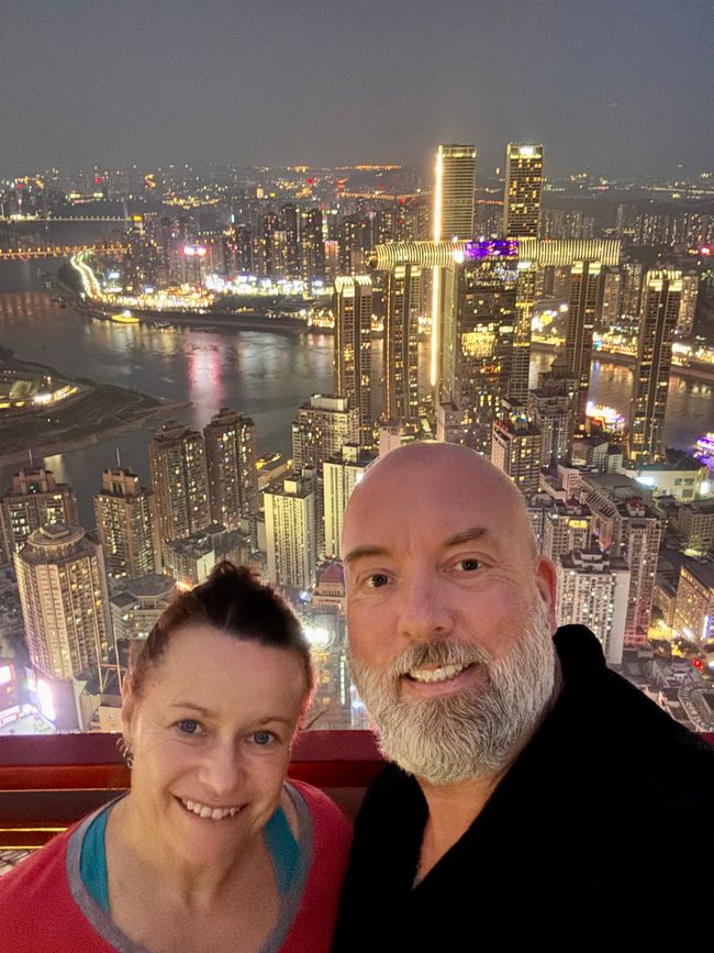 With the Bullet Trains 🚅
CHINA 🇨🇳 & JAPAN 🇯🇵 Discovering      
Part 3: Chongqing