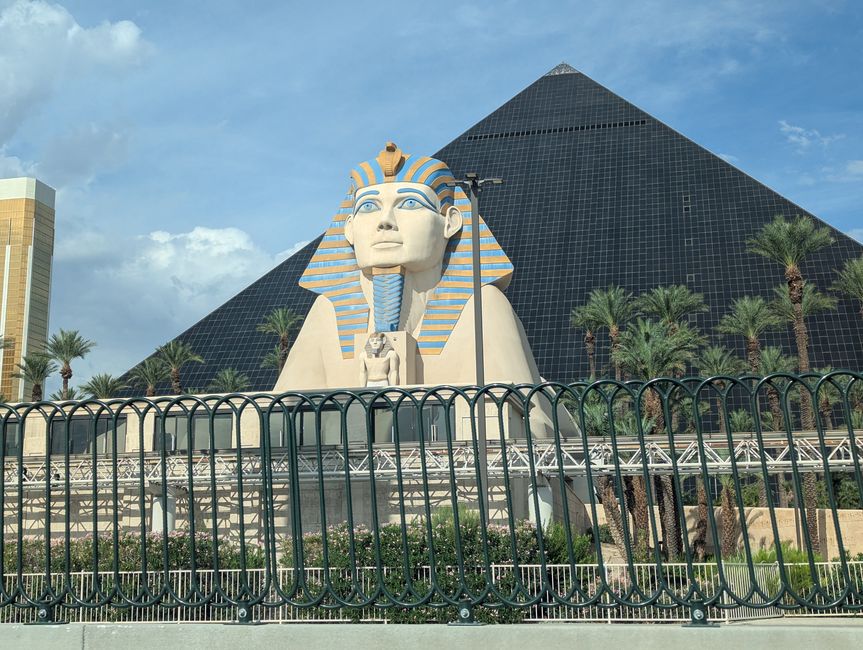 Kalifornien 2025, Tag 13, Las Vegas Sign, Hoover Dam und Lake Mead