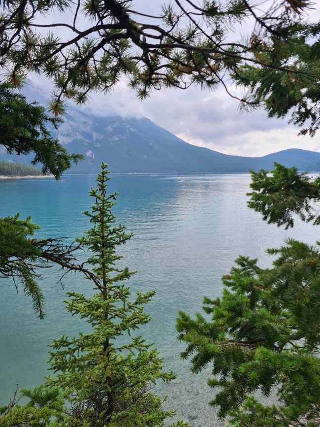 Minnewanka lake