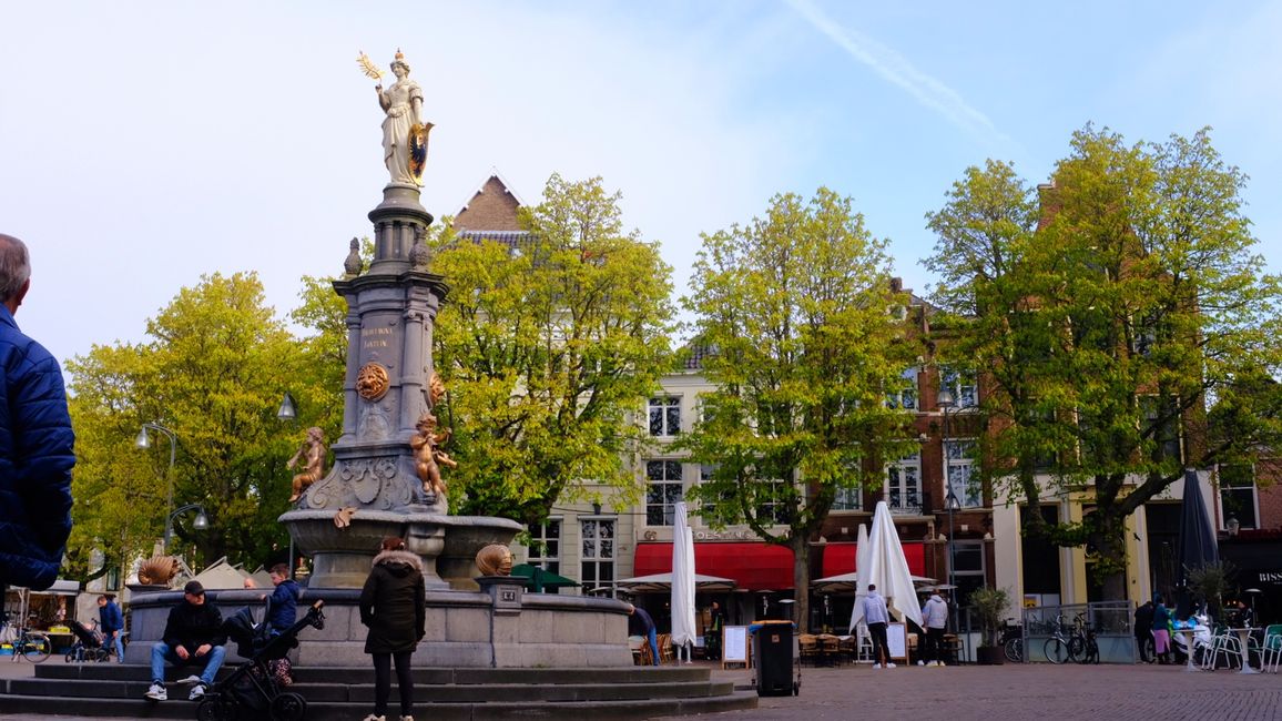 La place de la ville 'de Brink'