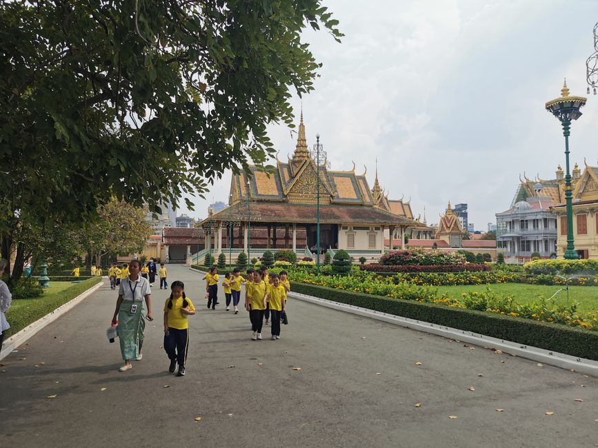 .. and onward to the Silver Pagodas ..