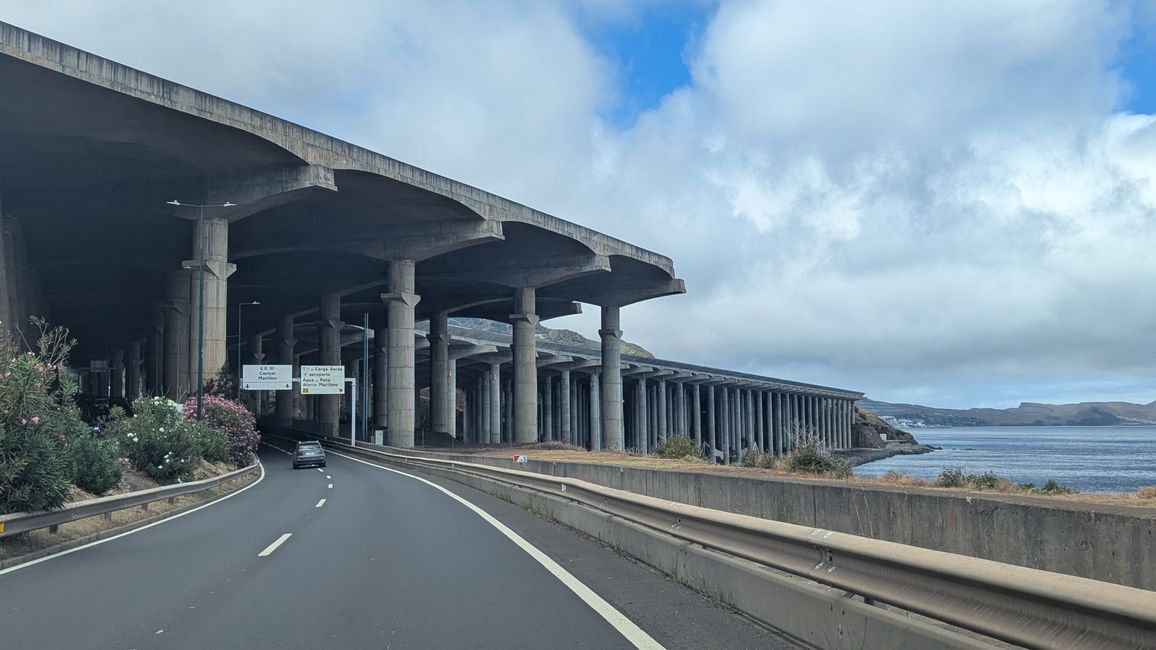 Landebahn auf Betonstelzen