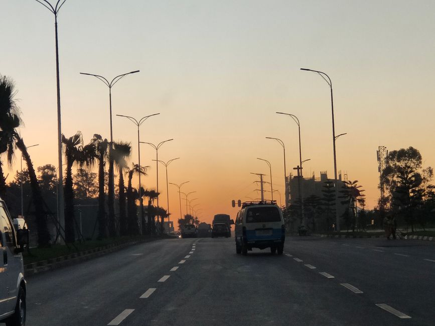 Viaggio nell'alba di lunedì mattina