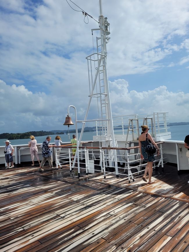 Day 41 of 175: Around the world cruise - Day passage through the Panama Canal