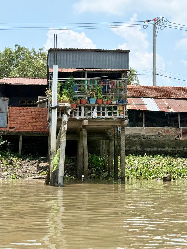 Really a big contrast between the houses