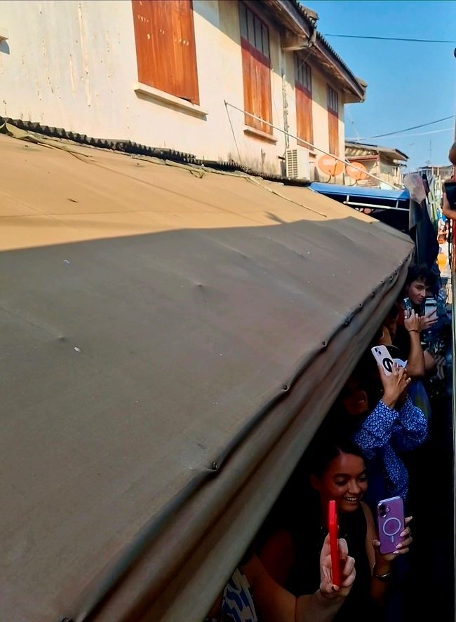 Tuut, tuut, klappt die Läden ein, der Zug kommt 🚂 ...
