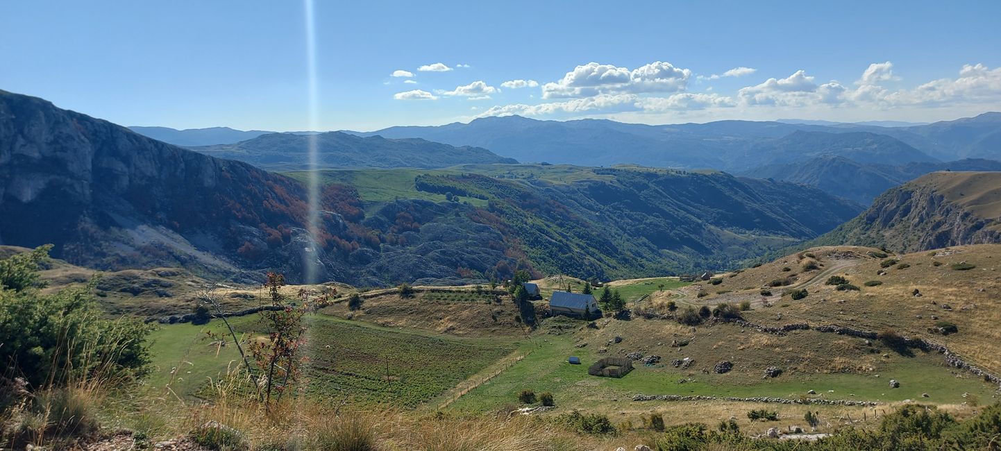 Un viaje de superlativo: a través de las montañas en Montenegro