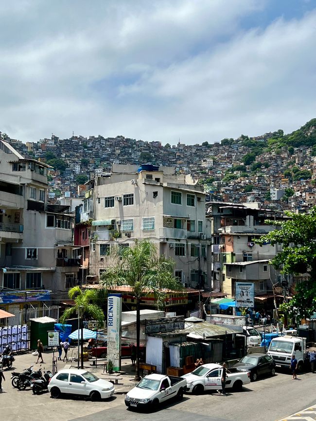 Unterer Zugang zur Favela