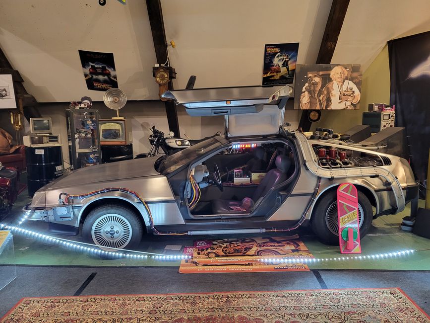 DeLorean aus “Zurück in die Zukunft"