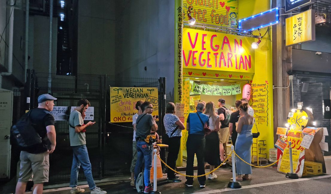 The vegans and vegetarians in Japan are completely lost and therefore always among themselves, because it is surprisingly difficult to eat a meat- and fish-free diet when away from home.
